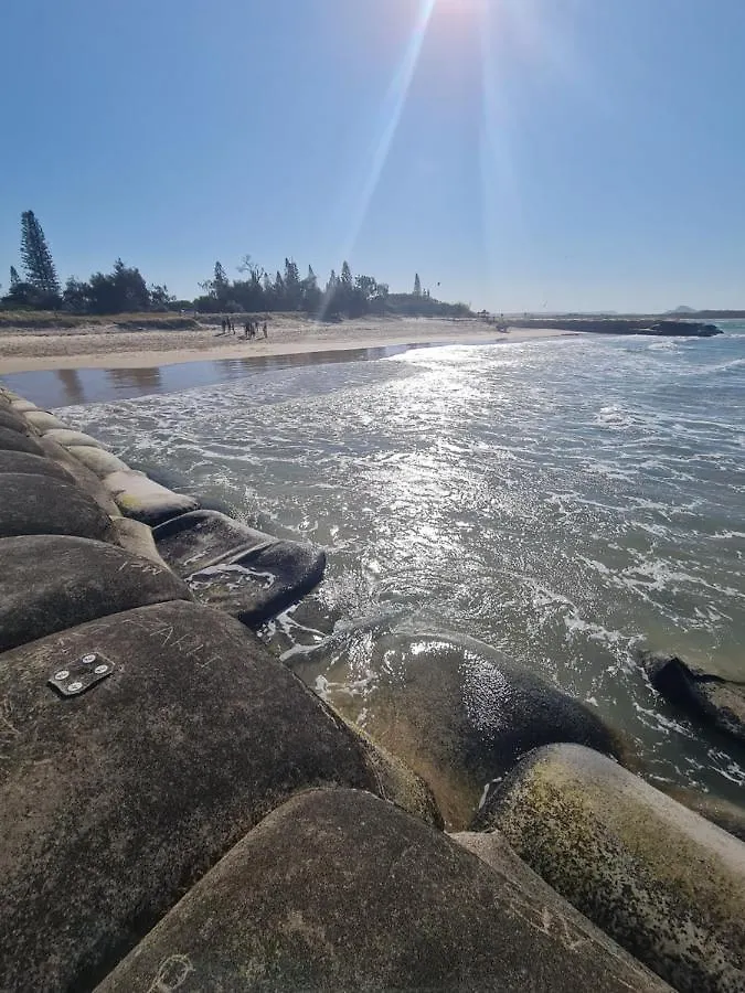 Cranbourne Court Beachside Apartments Maroochydore