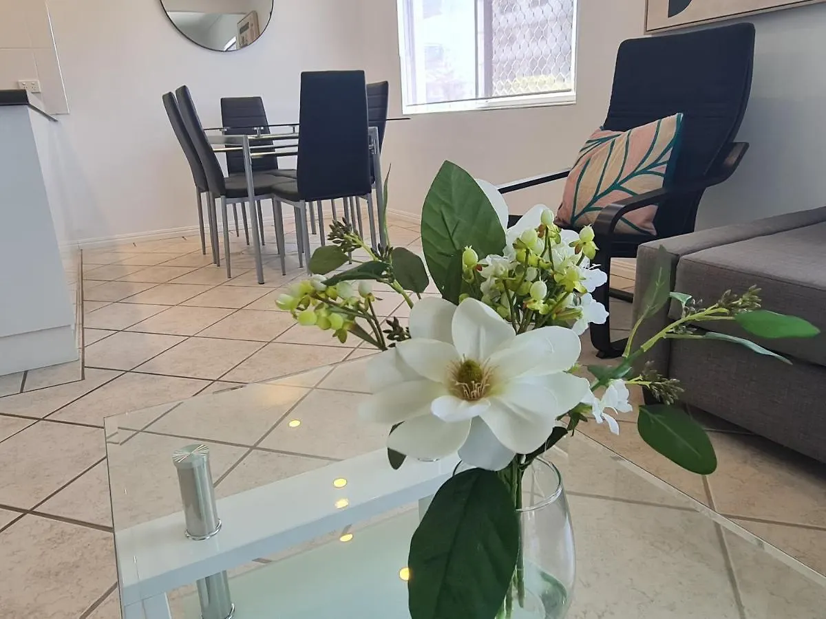 Cranbourne Court Beachside Apartments Maroochydore