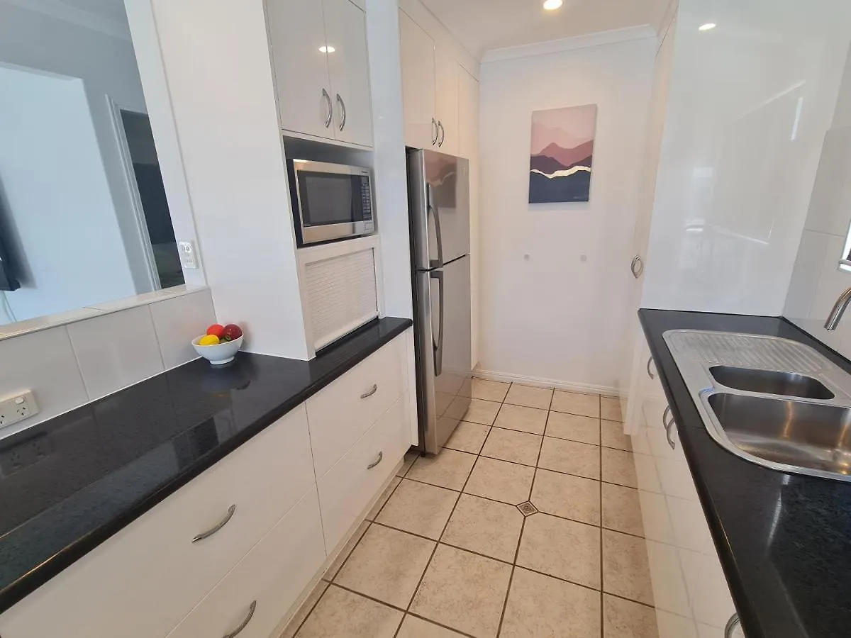 Cranbourne Court Beachside Apartments Maroochydore 0*,