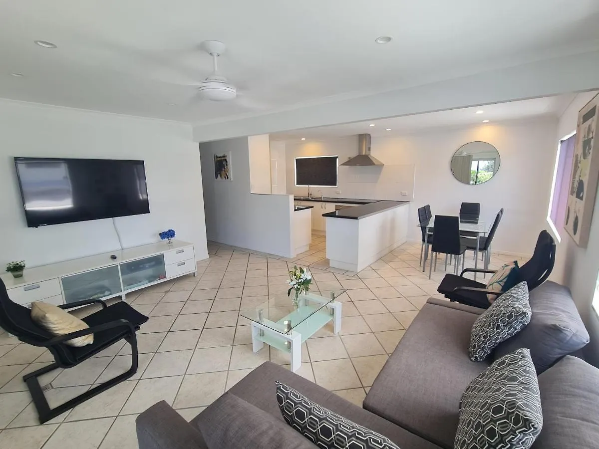 Cranbourne Court Beachside Apartments Maroochydore