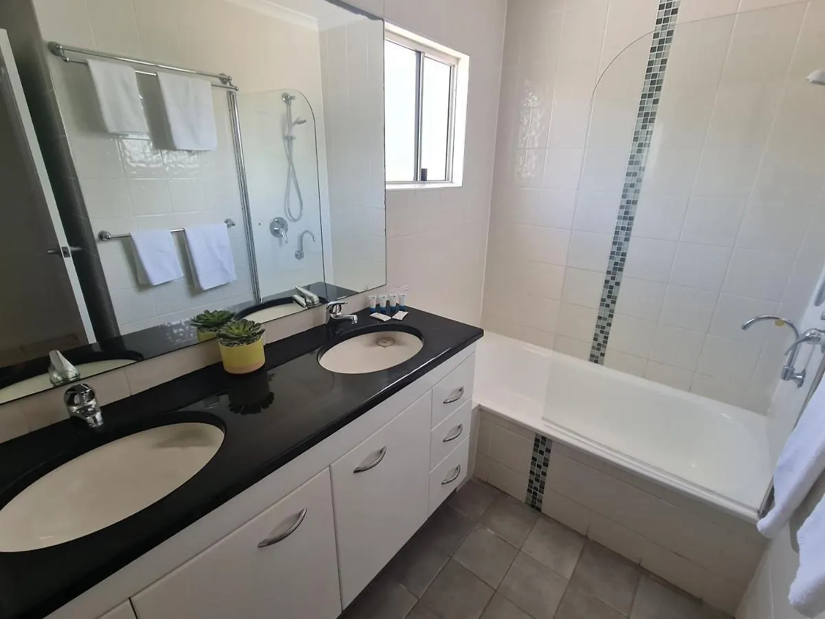 Cranbourne Court Beachside Apartments Maroochydore