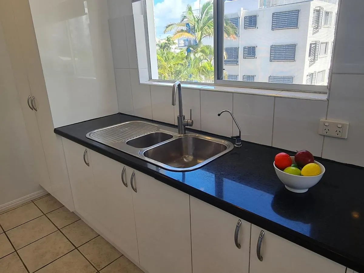 Cranbourne Court Beachside Apartments Maroochydore